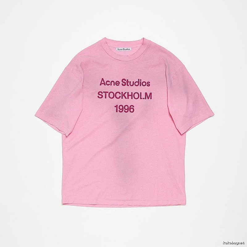 Acne Studios 2090-80 Pink Red Lettering Style Ac908026 Stockholm Logo T-Shirt City Outfit