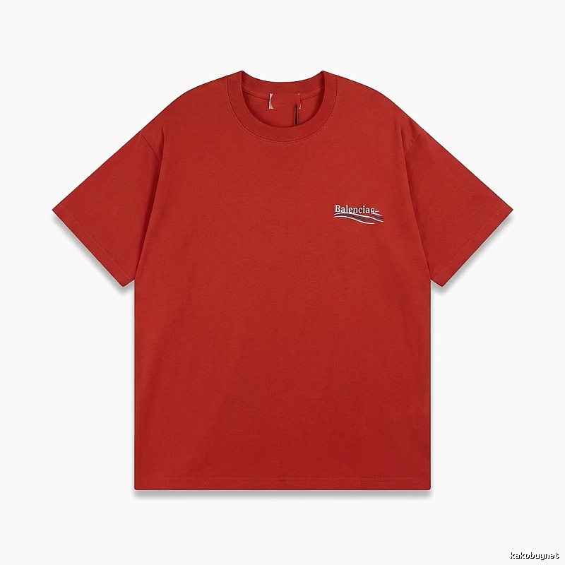 Balenciaga's simple-style red T-shirt
