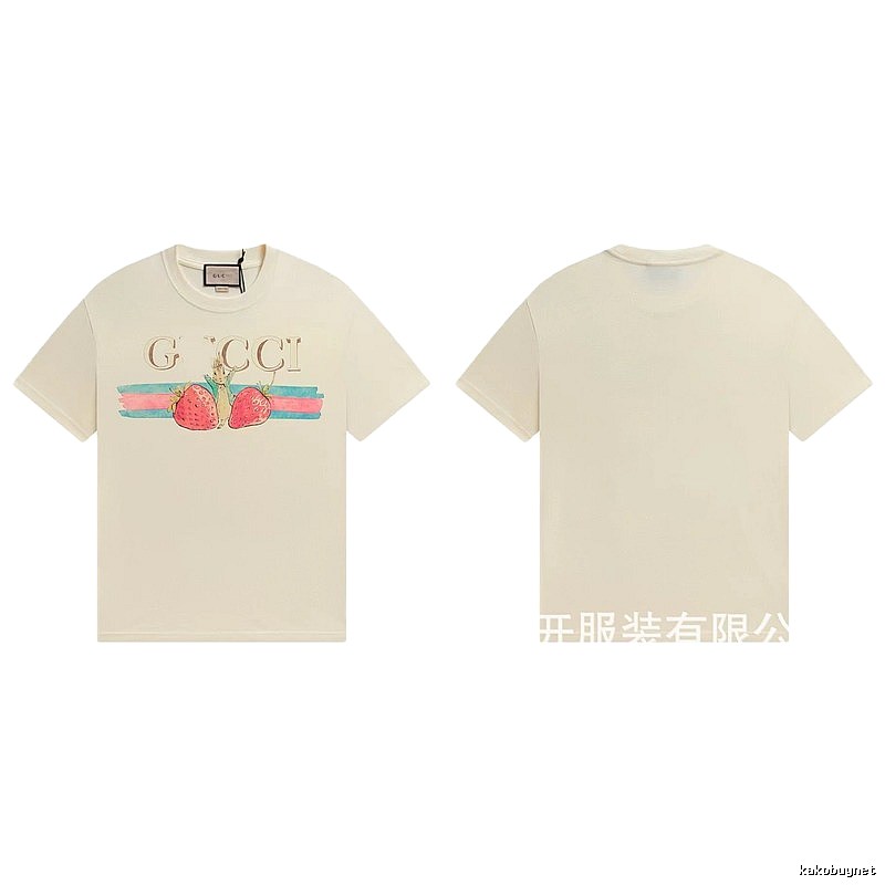 Gucci Vintage Off-white T-shirt with Strawberry Rabbit Print