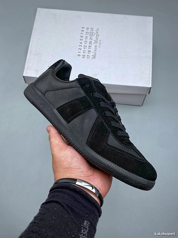 Maison Margiela Replica-Style Sneakers in Black with Contrast Toe Panel