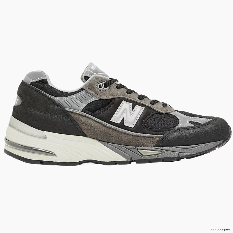 New Balance retro style black and gray sports shoes