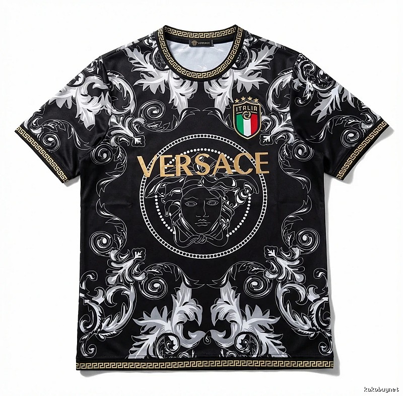 Stussy retro-style black-based T-shirt