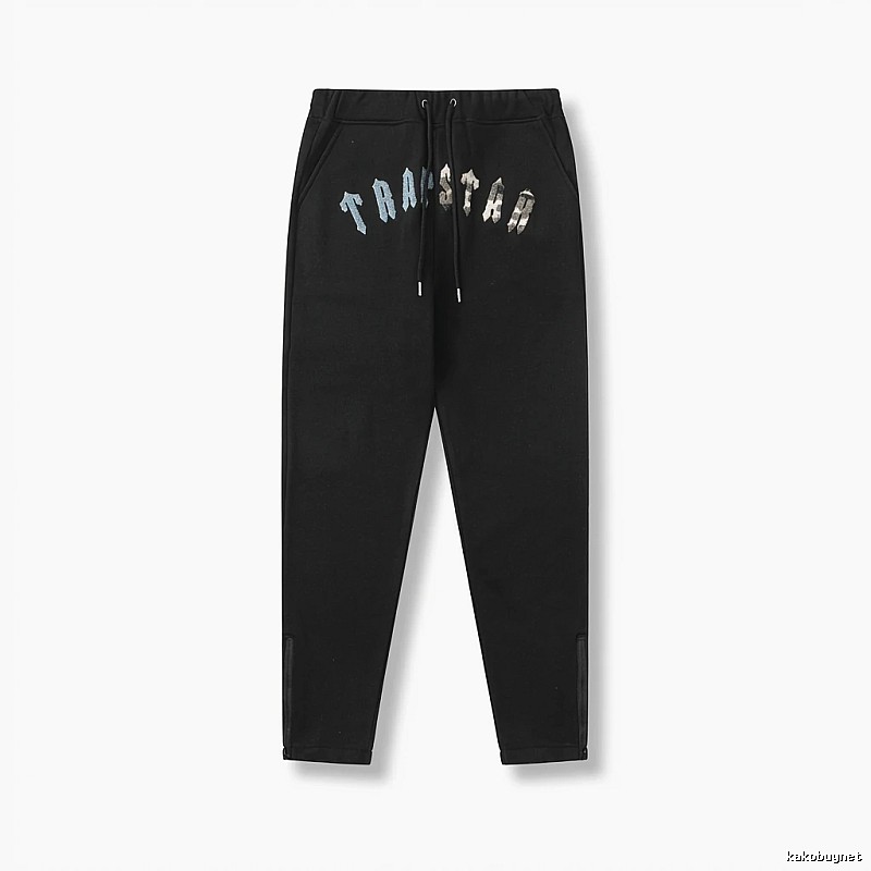Trapstar street-style black sweatpants
